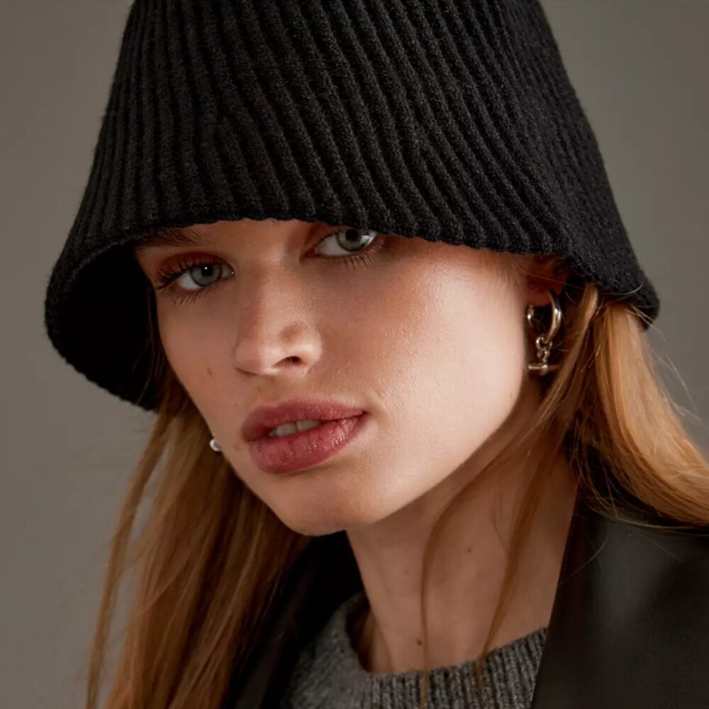 Anthropologie Wavy Cloche Hat Black One Size